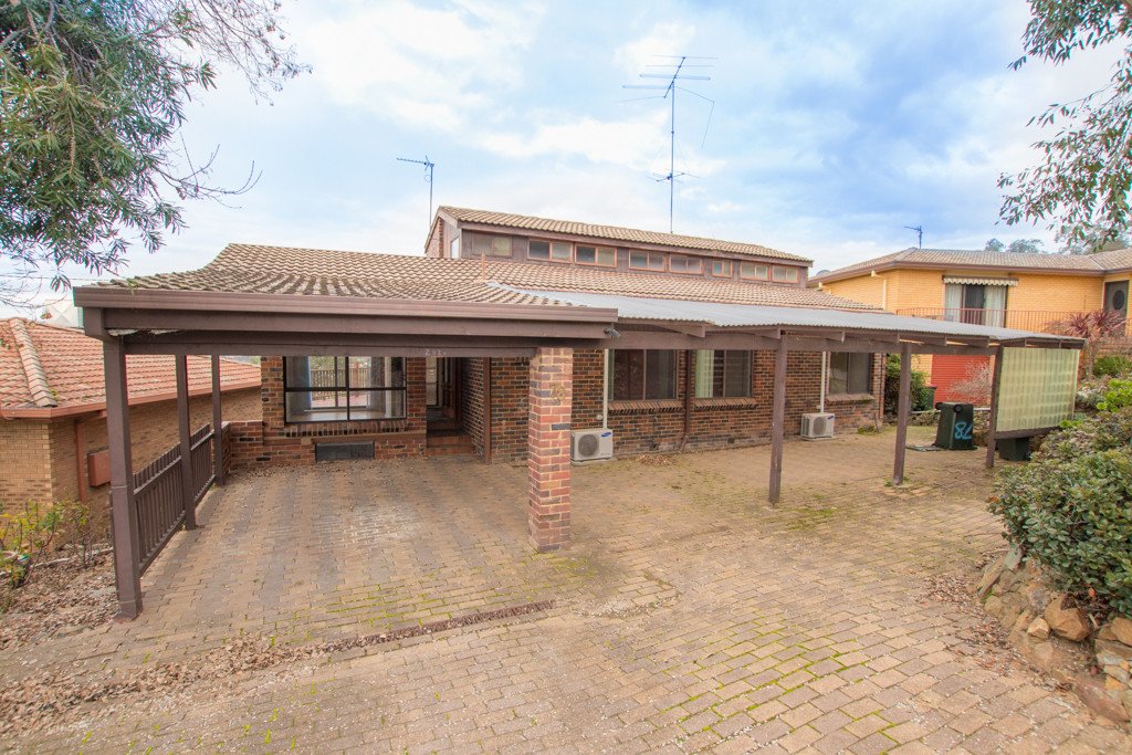 78 Howick Street TUMUT 5