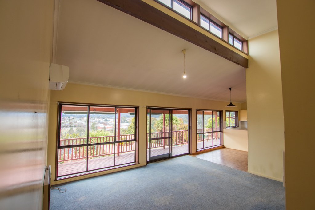 78 Howick Street TUMUT 7