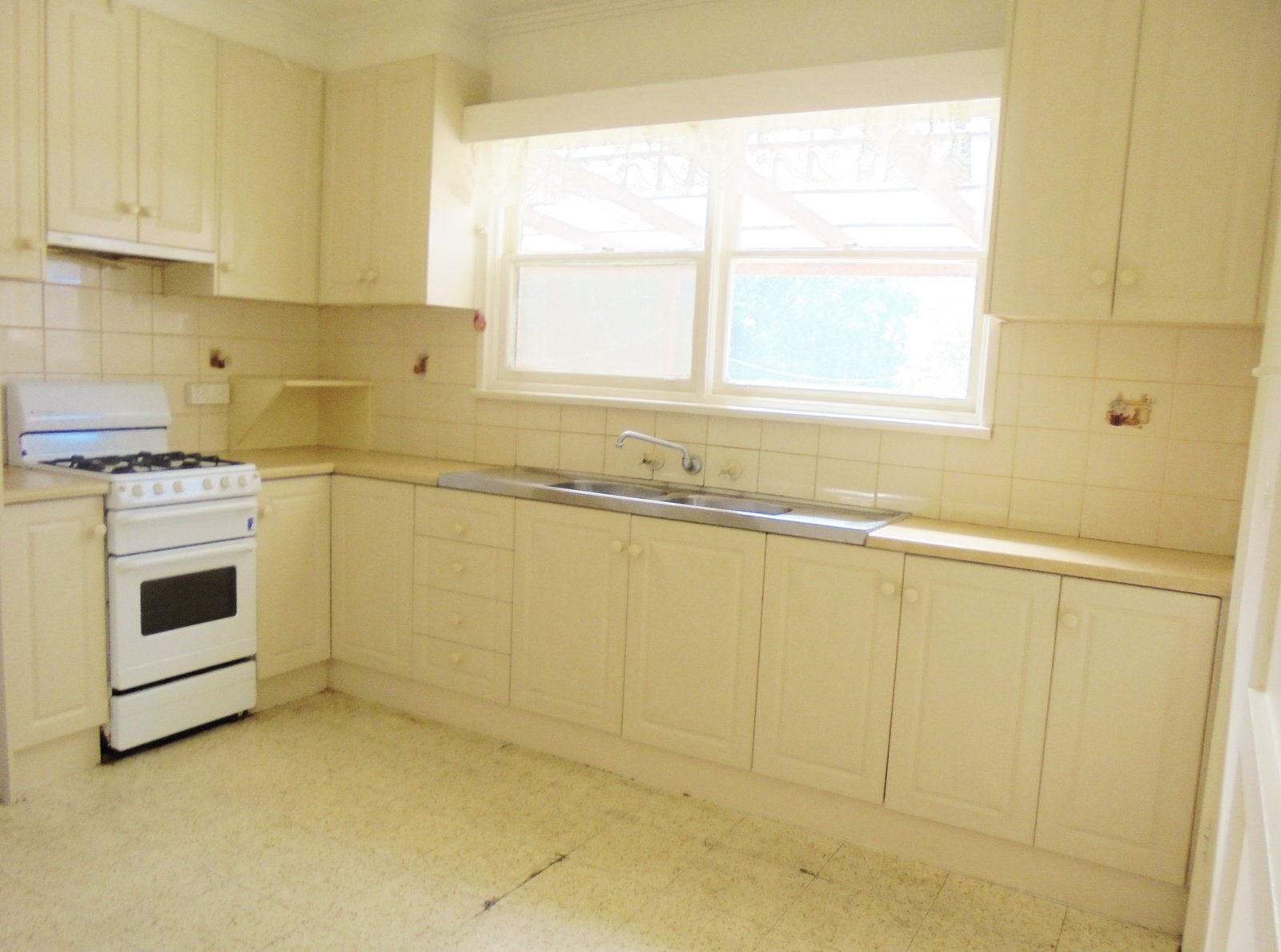 Gallery: 78 Jaguar Drive