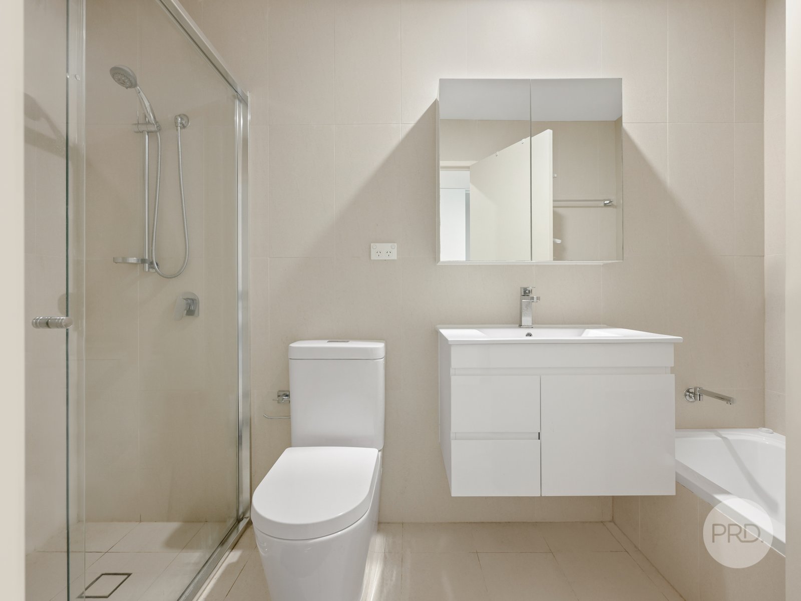 7/8 John Tipping Grove PENRITH 8