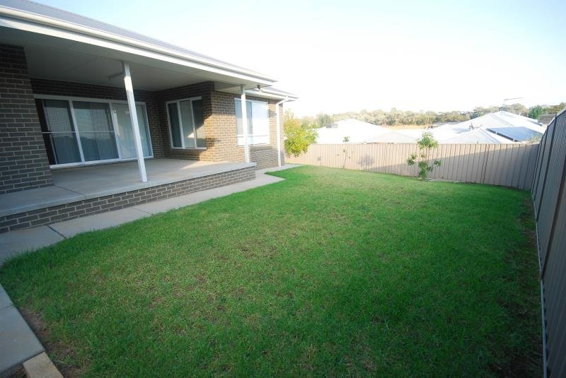 78 Kaloona Drive BOURKELANDS 9