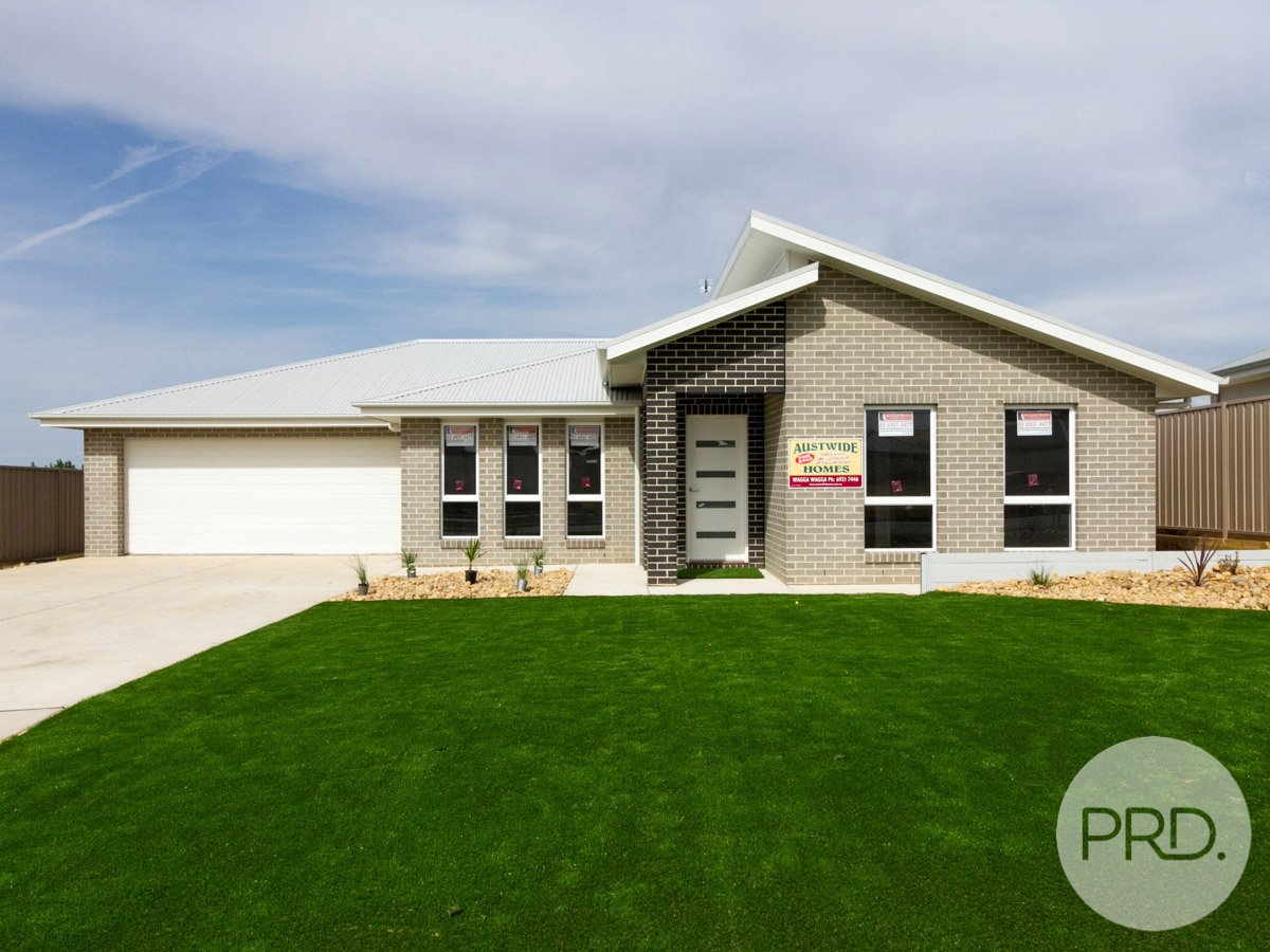 78 Lingiari Drive LLOYD 1