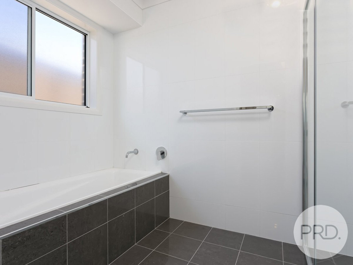 78 Lingiari Drive LLOYD 12