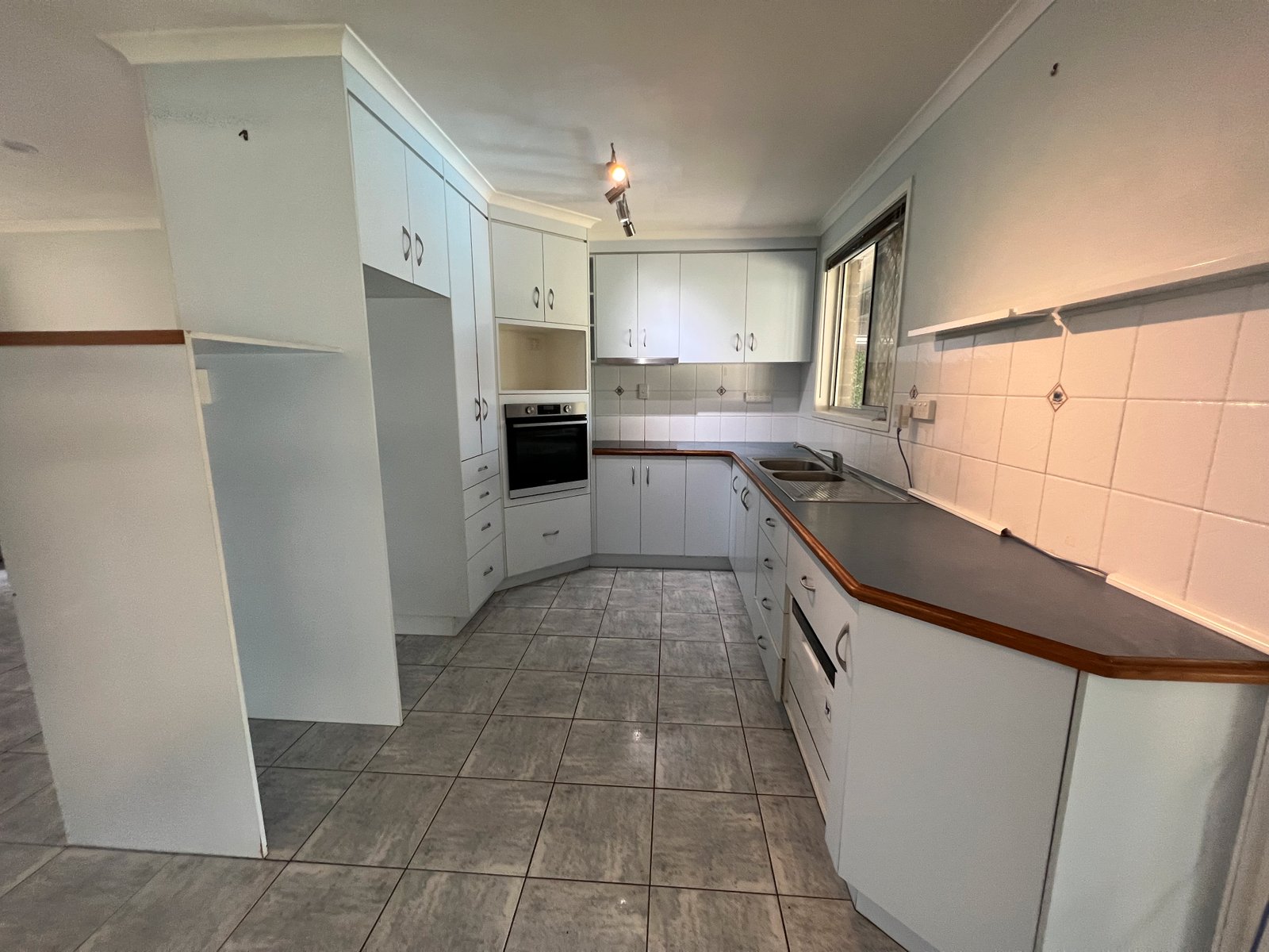 78 Malpas Street BOYNE ISLAND 2