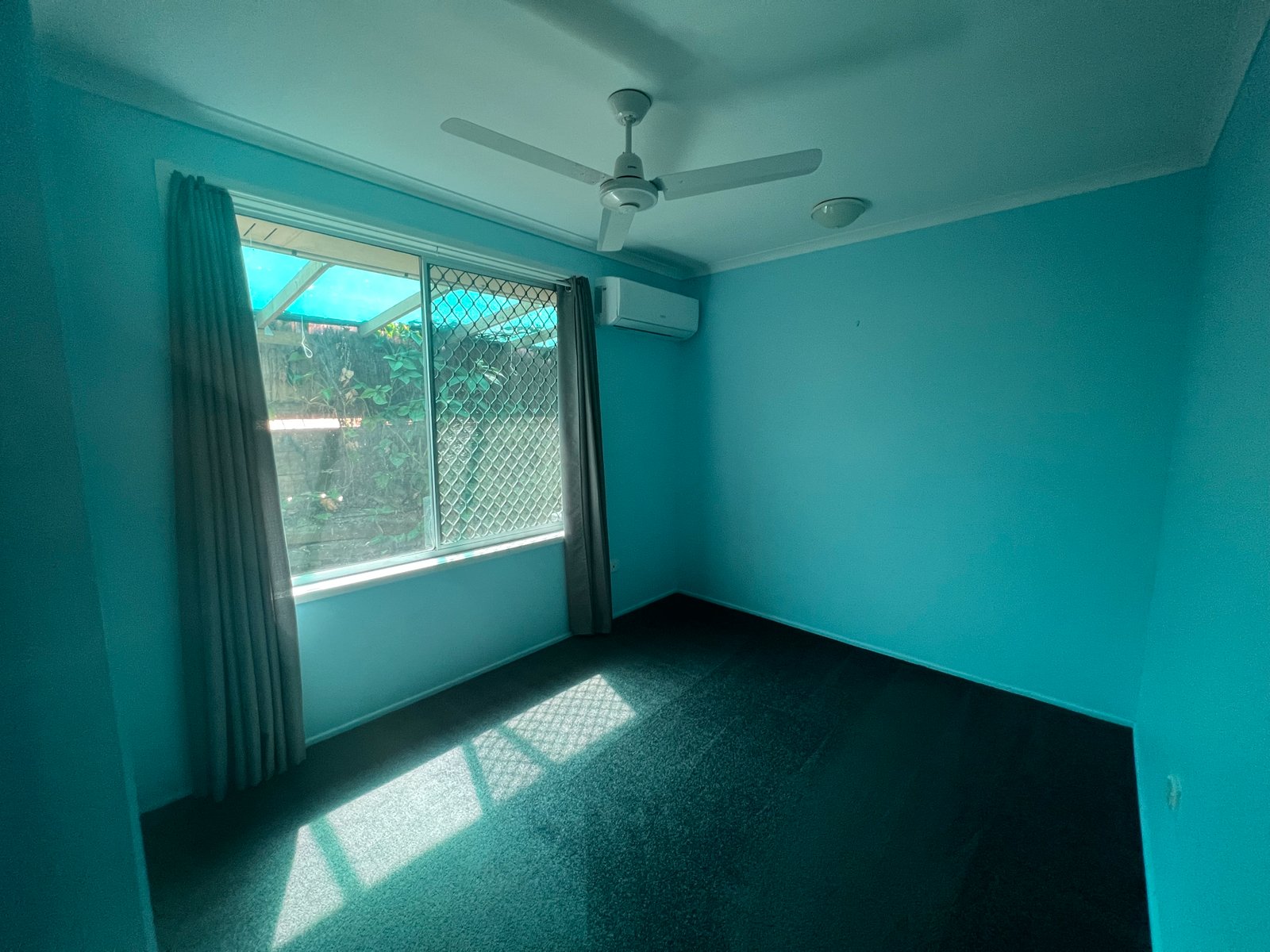 78 Malpas Street BOYNE ISLAND 9