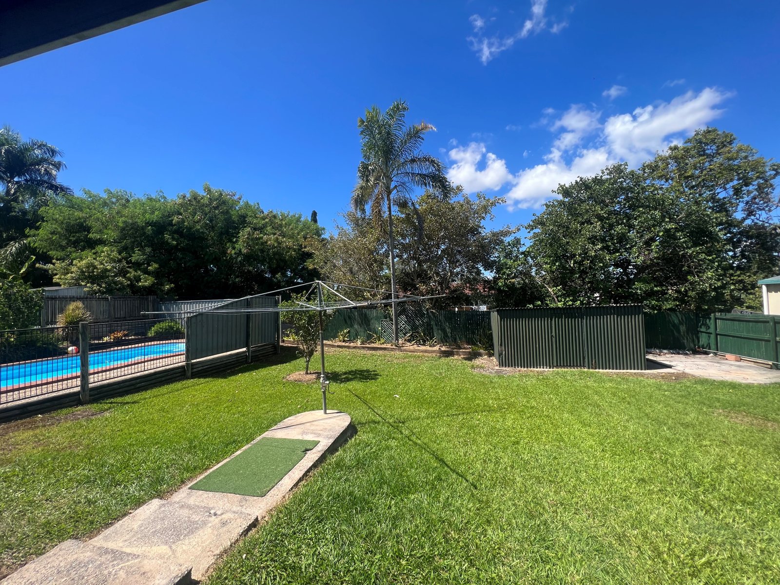 78 Malpas Street BOYNE ISLAND 16