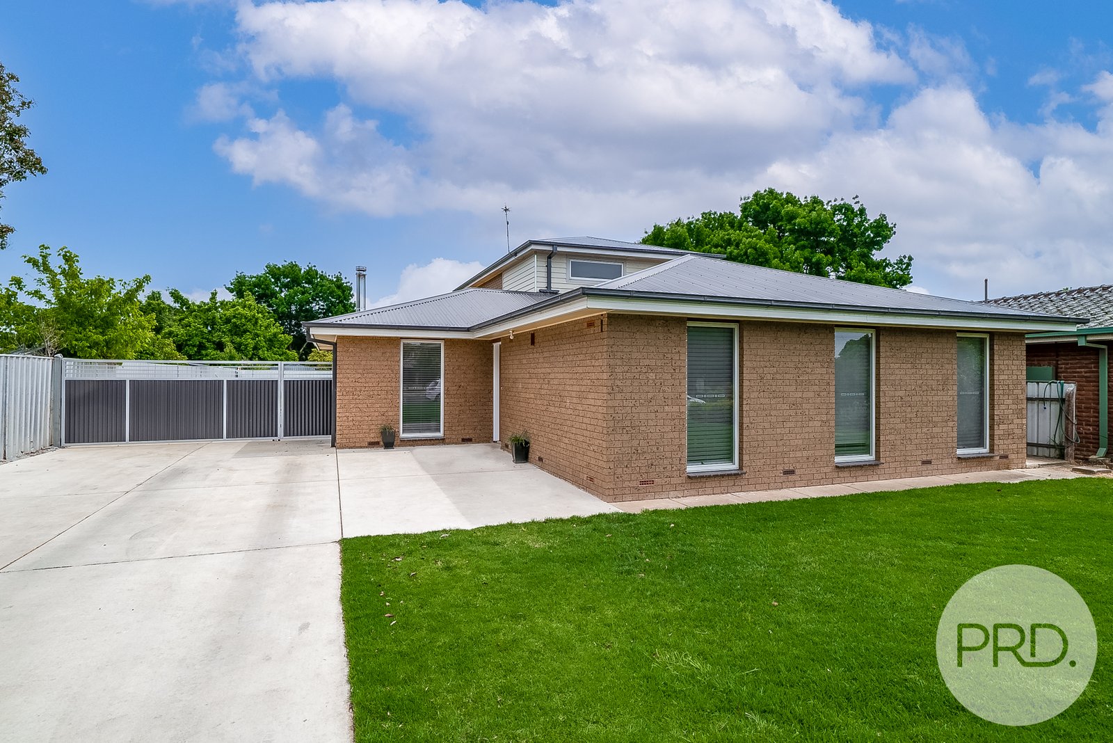 78 Vincent Road LAKE ALBERT 1