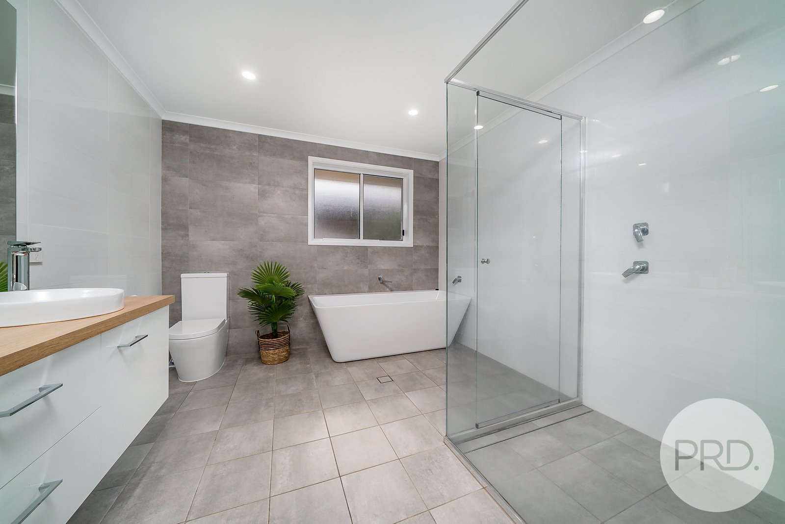 78 Vincent Road LAKE ALBERT 7