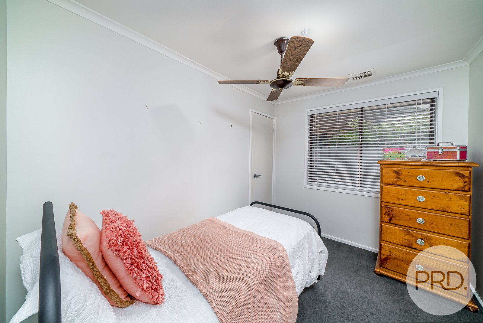 78 Vincent Road LAKE ALBERT 9