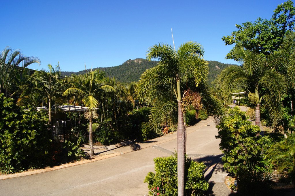 78/21 Shute Harbour Road CANNONVALE 2