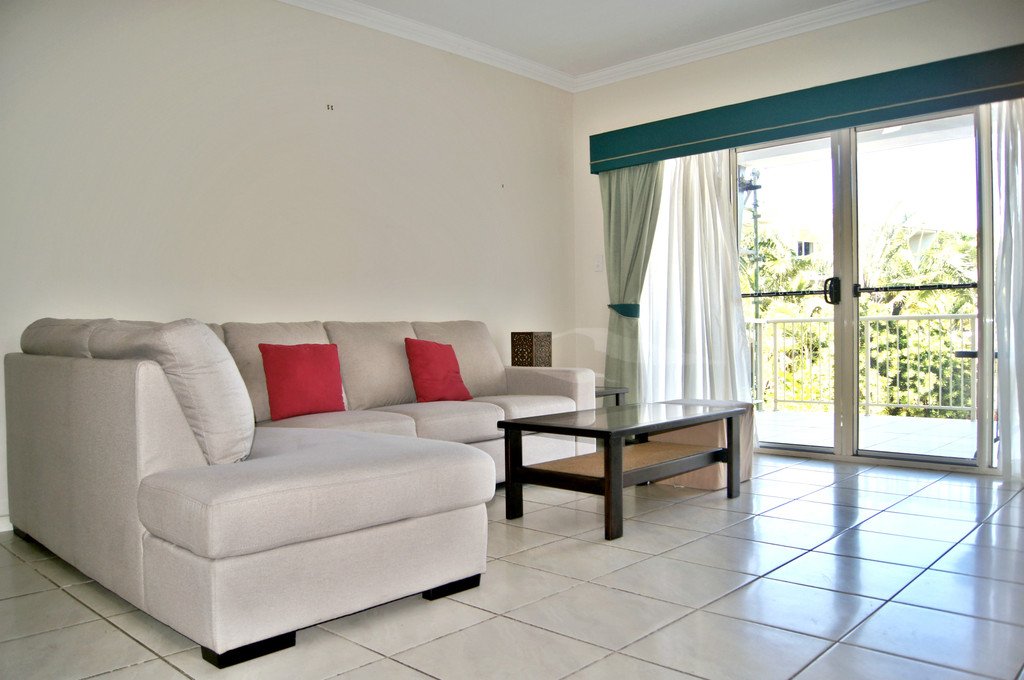 78/21 Shute Harbour Road CANNONVALE 3