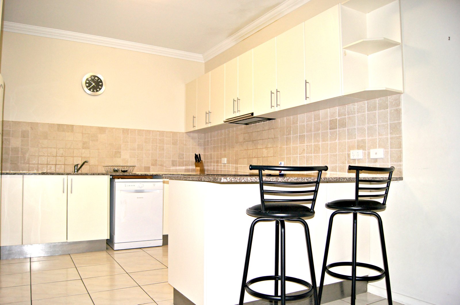 78/21 Shute Harbour Road CANNONVALE 7