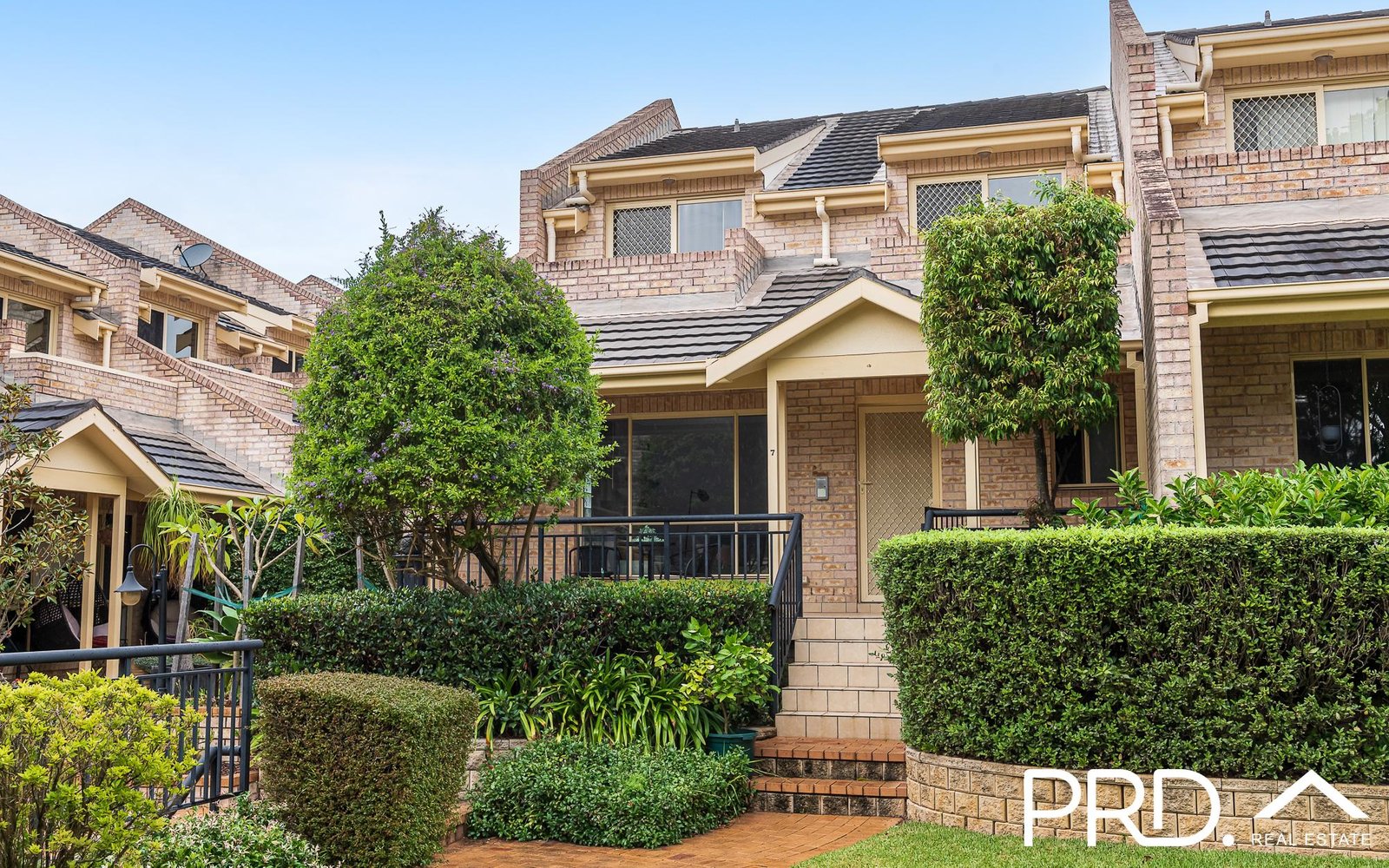 7/837 Henry Lawson Drive PICNIC POINT 1