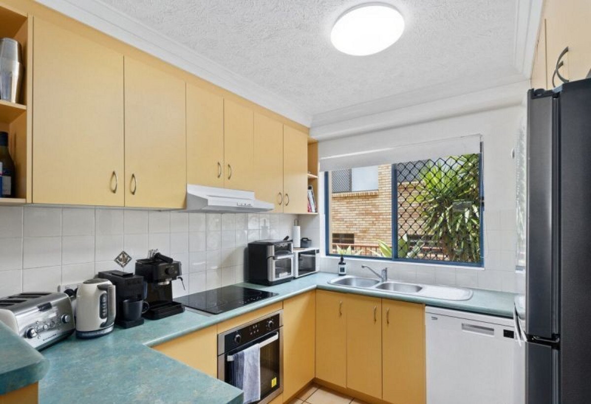 7/89 Frank Street Labrador 3