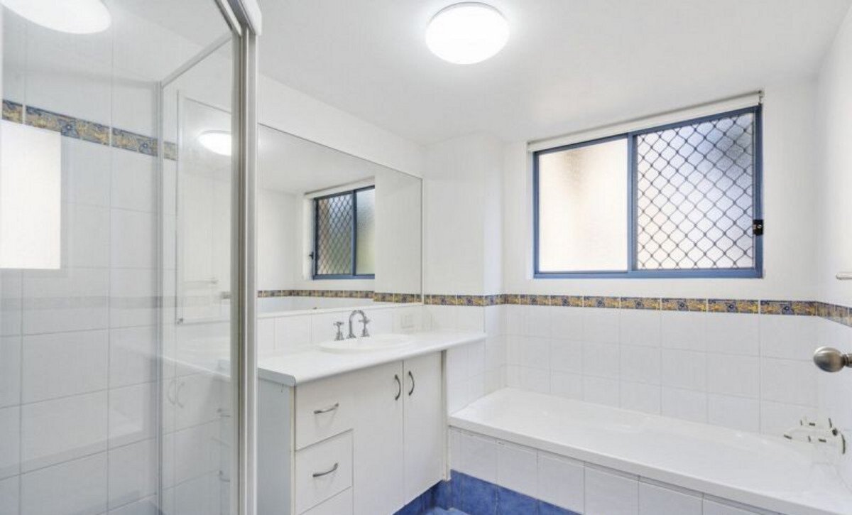 7/89 Frank Street Labrador 10