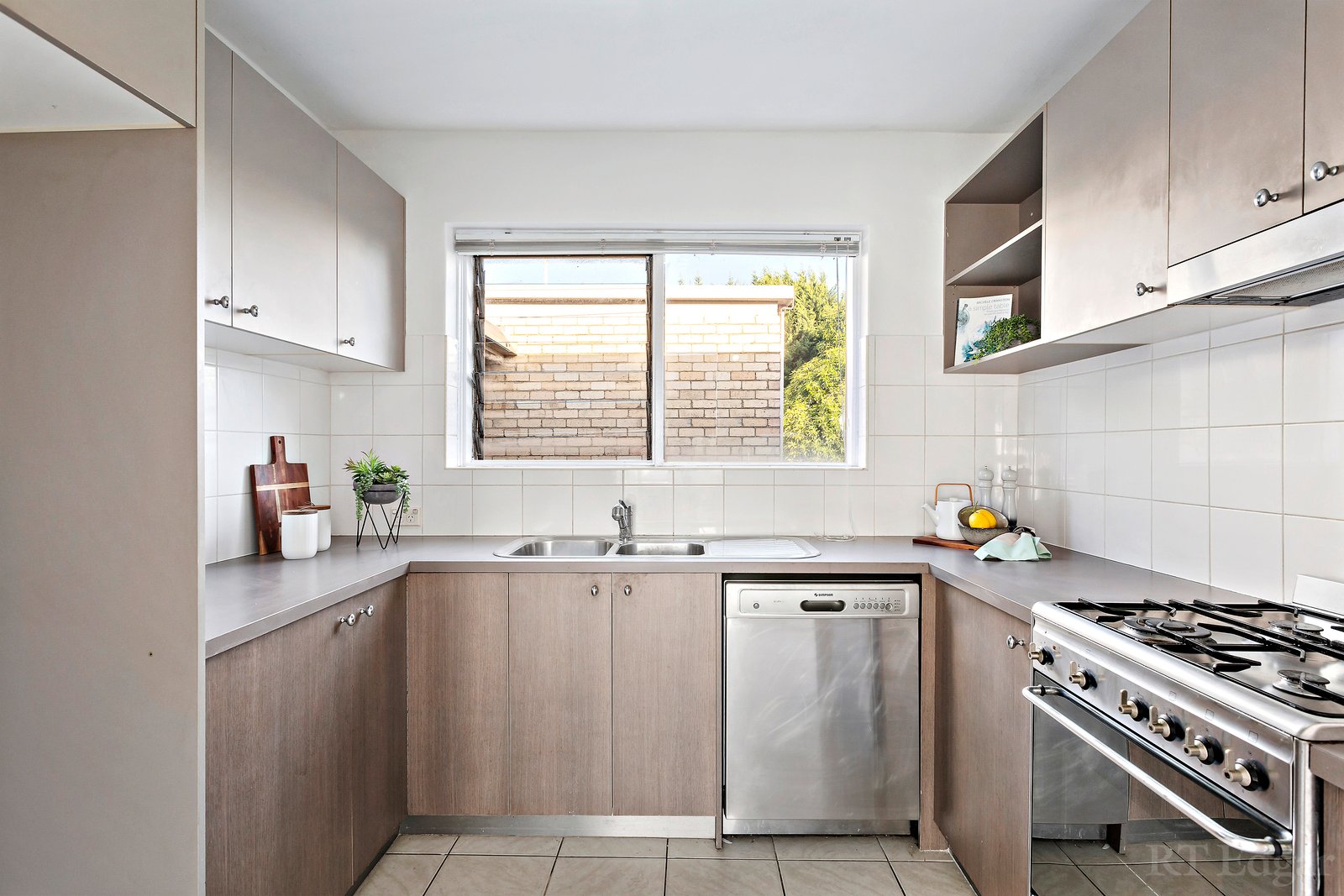 Real Estate and Property in 7/894 Burke Road, Canterbury, VIC