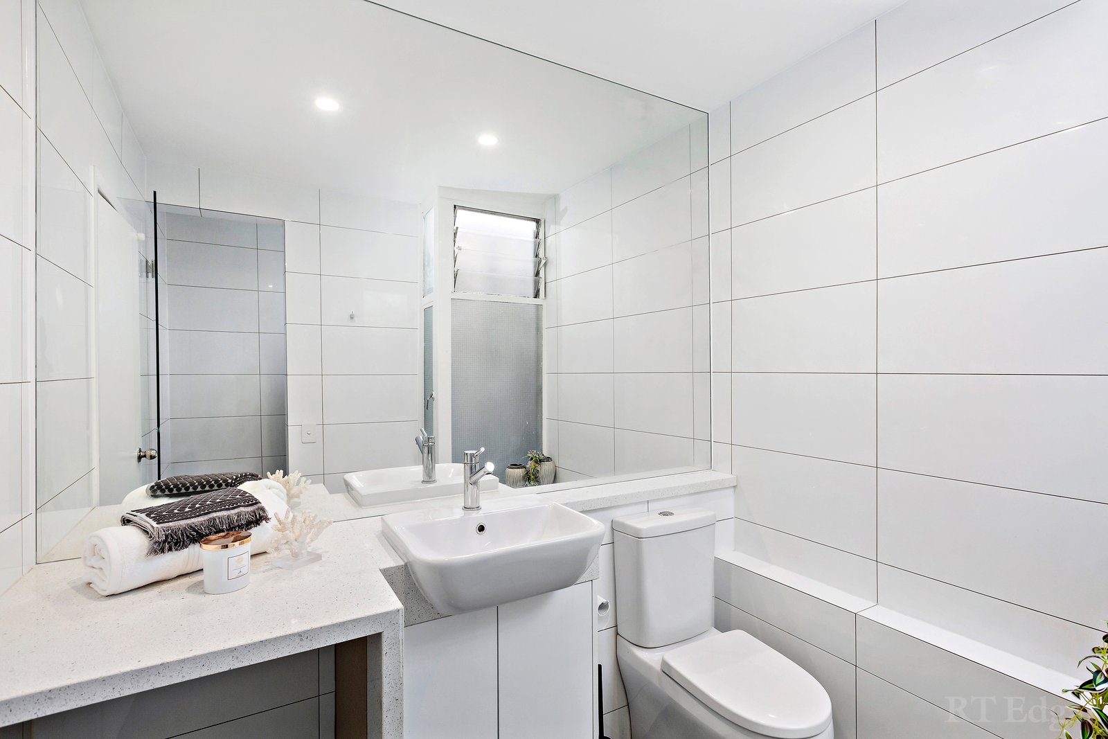 Real Estate and Property in 7/894 Burke Road, Canterbury, VIC