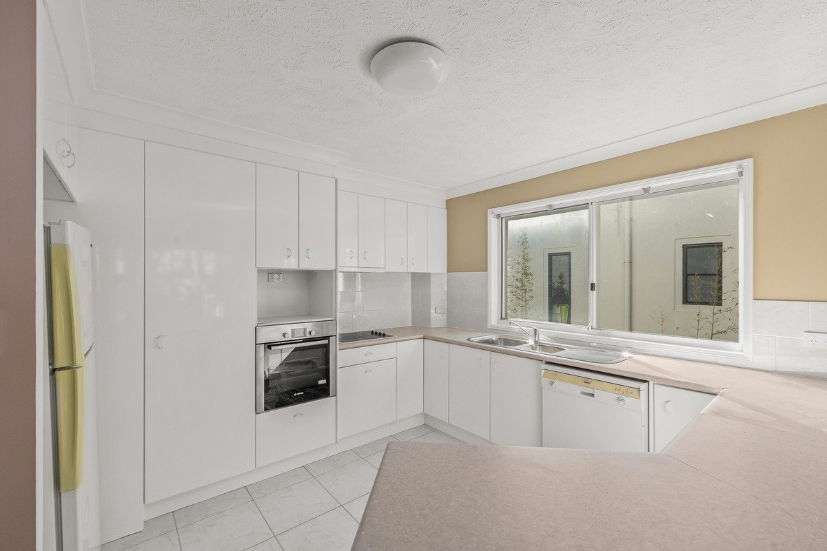 7/9-13 Madang Crescent Runaway Bay 3