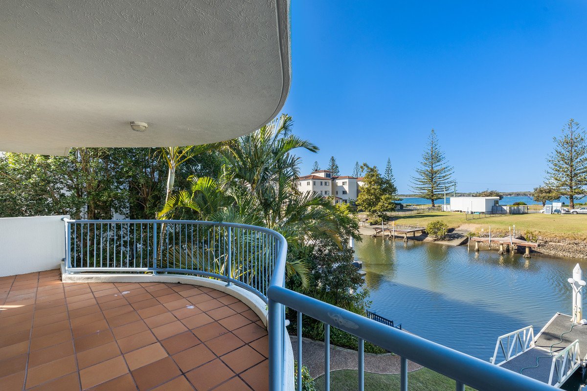 7/9-13 Madang Crescent Runaway Bay 4