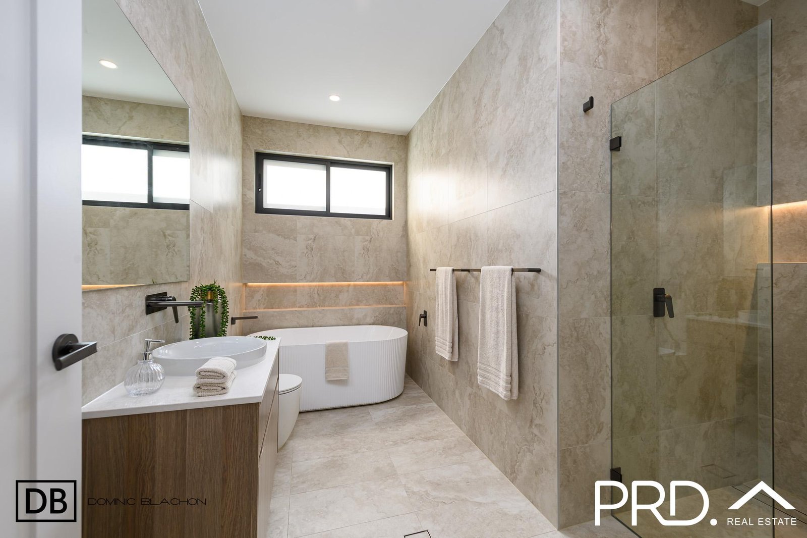 79 Apex Ave  PICNIC POINT 11