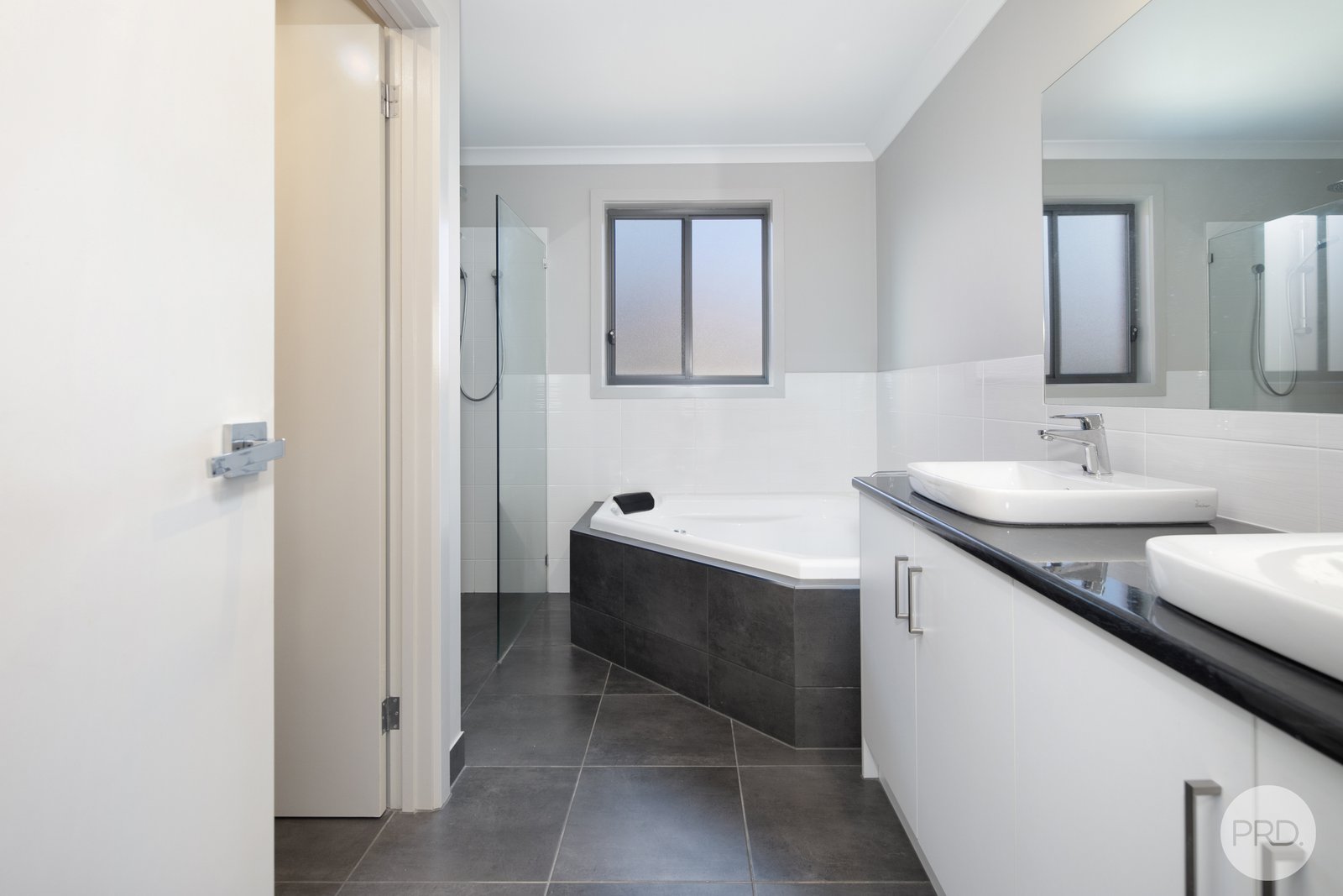 79 Ascot Gardens Drive DELACOMBE 8