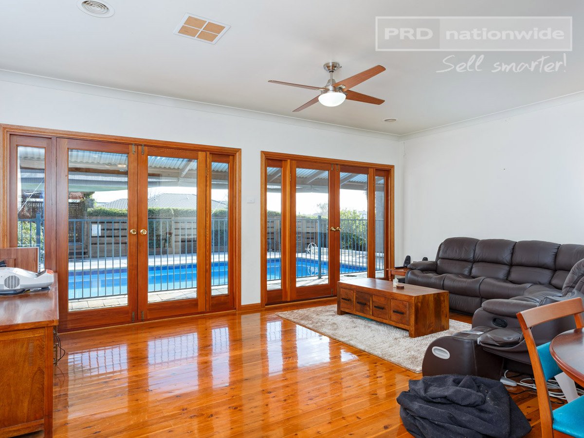 79 Broughton Street TUMUT 6