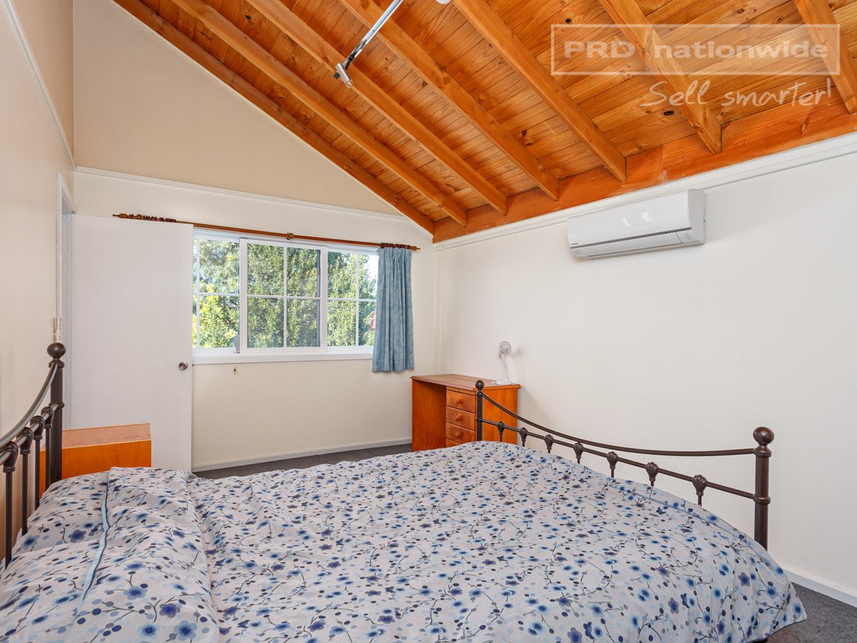 79 Broughton Street TUMUT 7