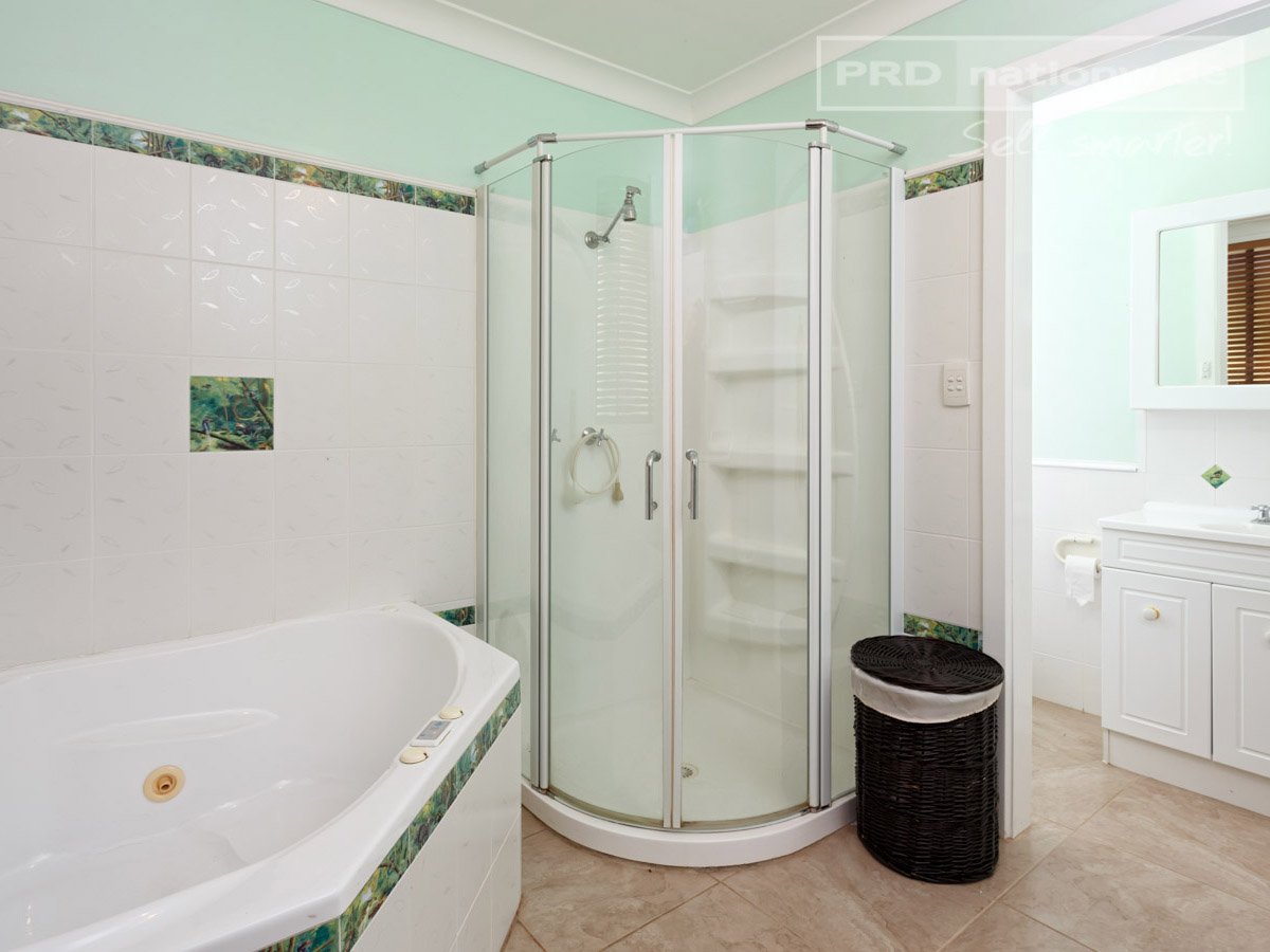 79 Broughton Street TUMUT 8