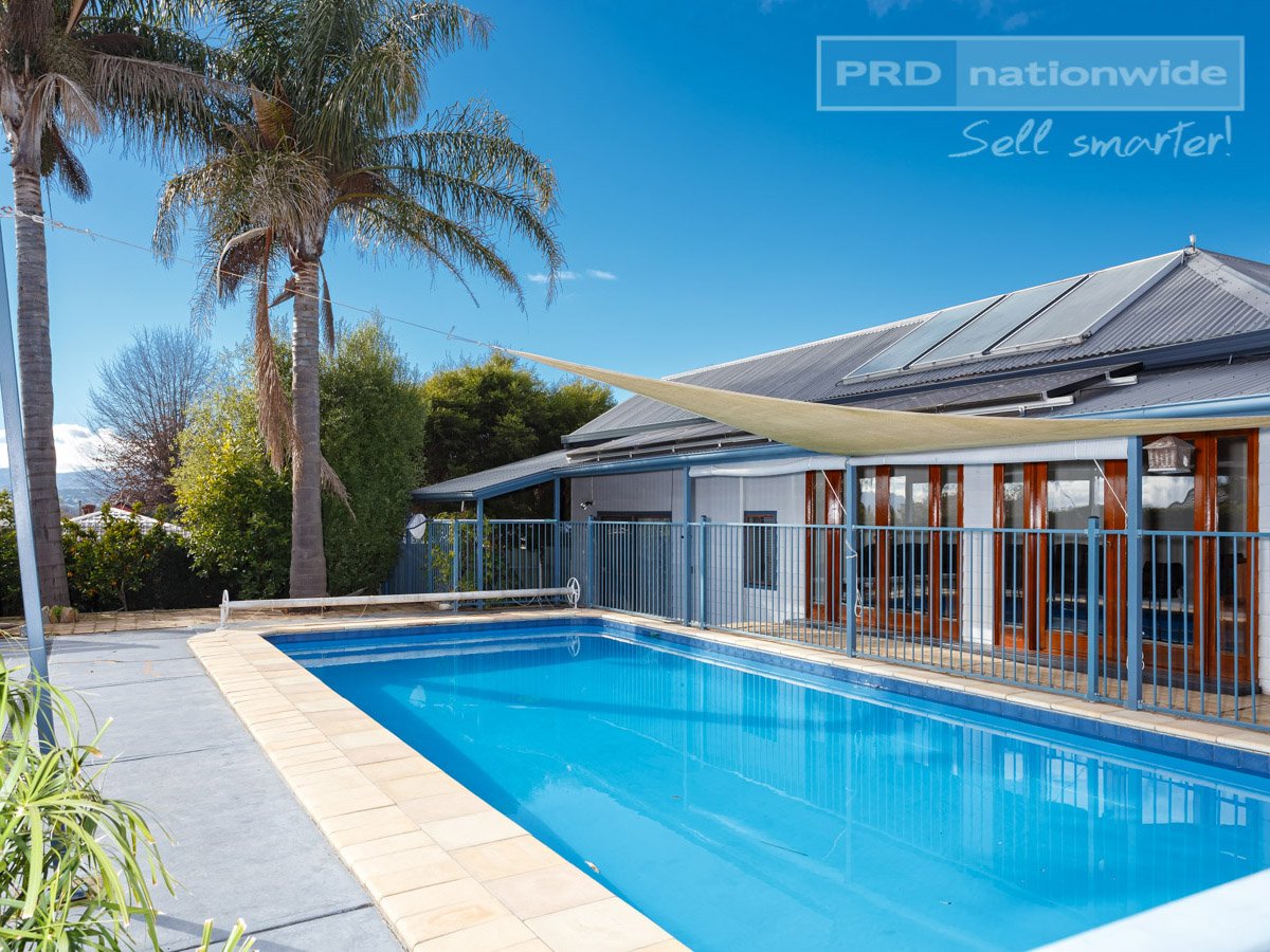 79 Broughton Street TUMUT 11