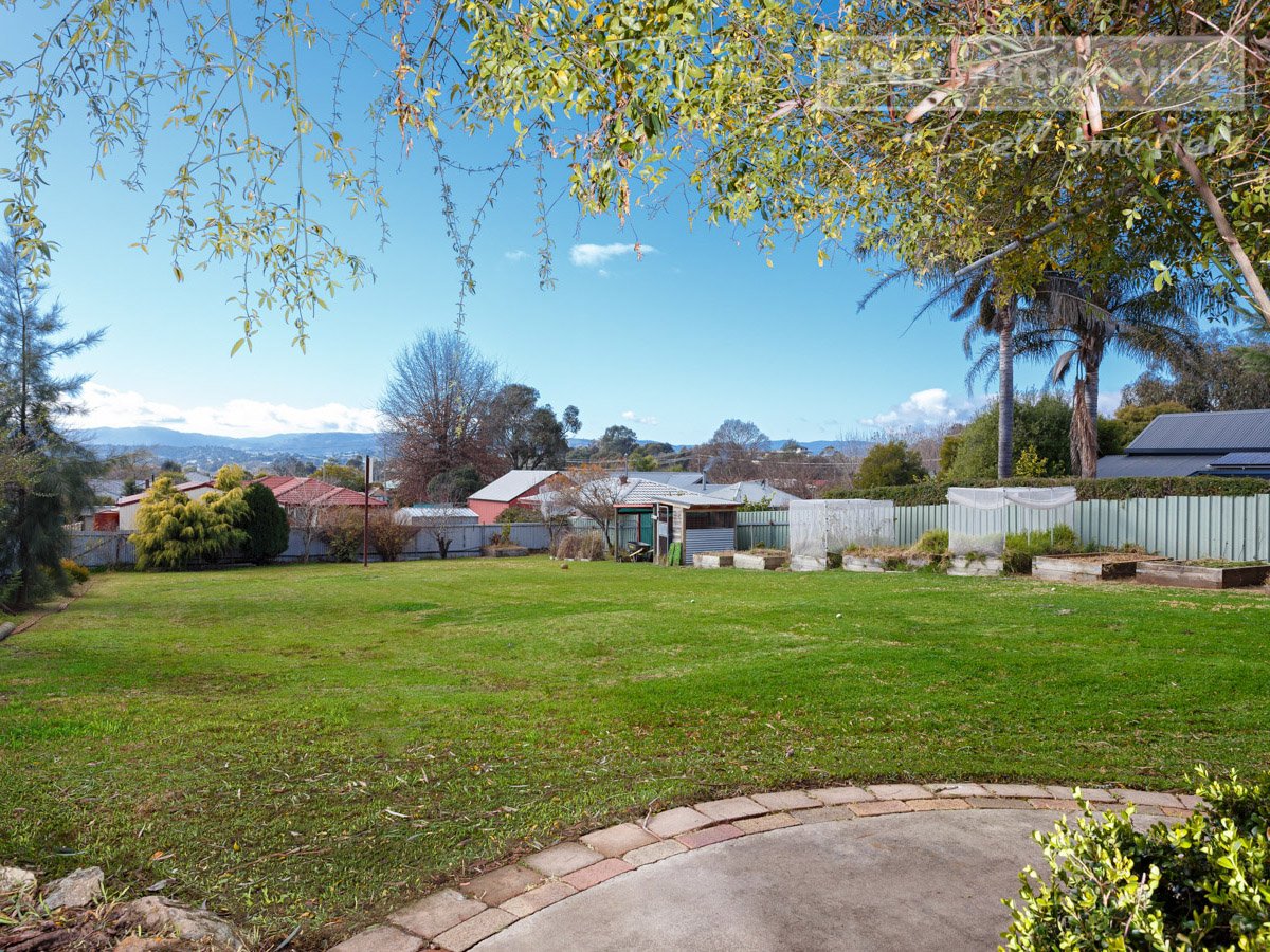 79 Broughton Street TUMUT 13