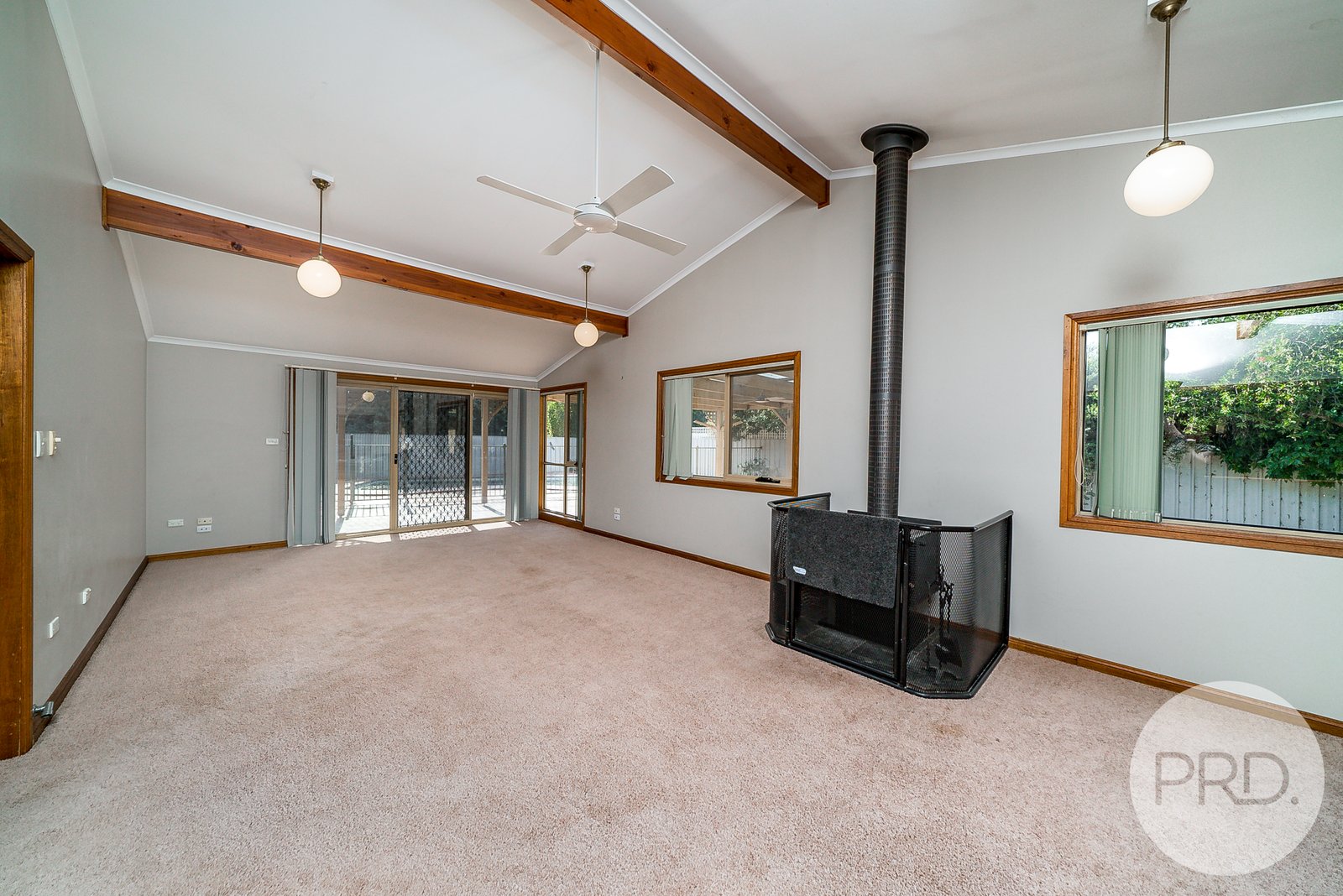 79 Dalkeith Avenue LAKE ALBERT 4