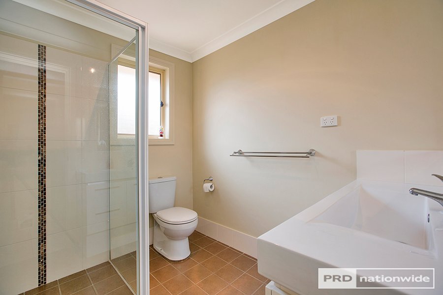 79 Grant Street TAMWORTH 8