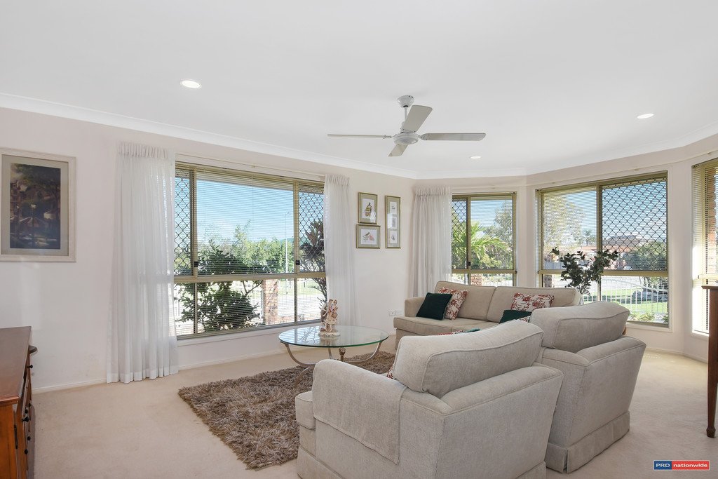 79 Honeyeater Drive BURLEIGH WATERS 5