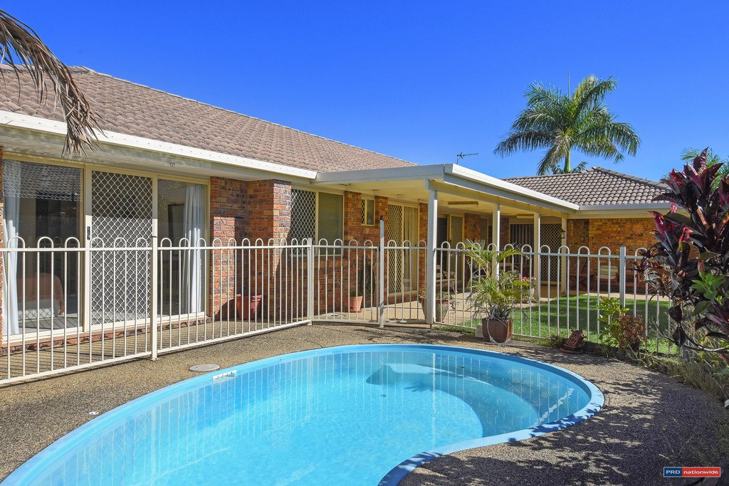 79 Honeyeater Drive BURLEIGH WATERS 12