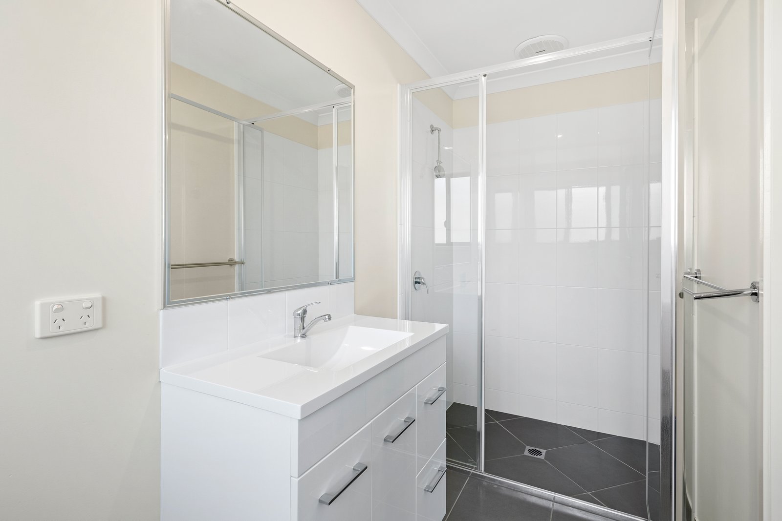 79 Macarthur Drive CANNONVALE 16