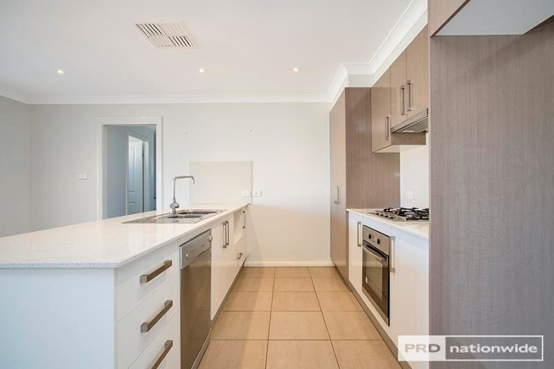 79 Mitchell Street TAMWORTH 4