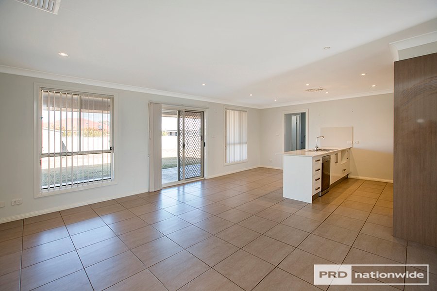 79 Mitchell Street TAMWORTH 8
