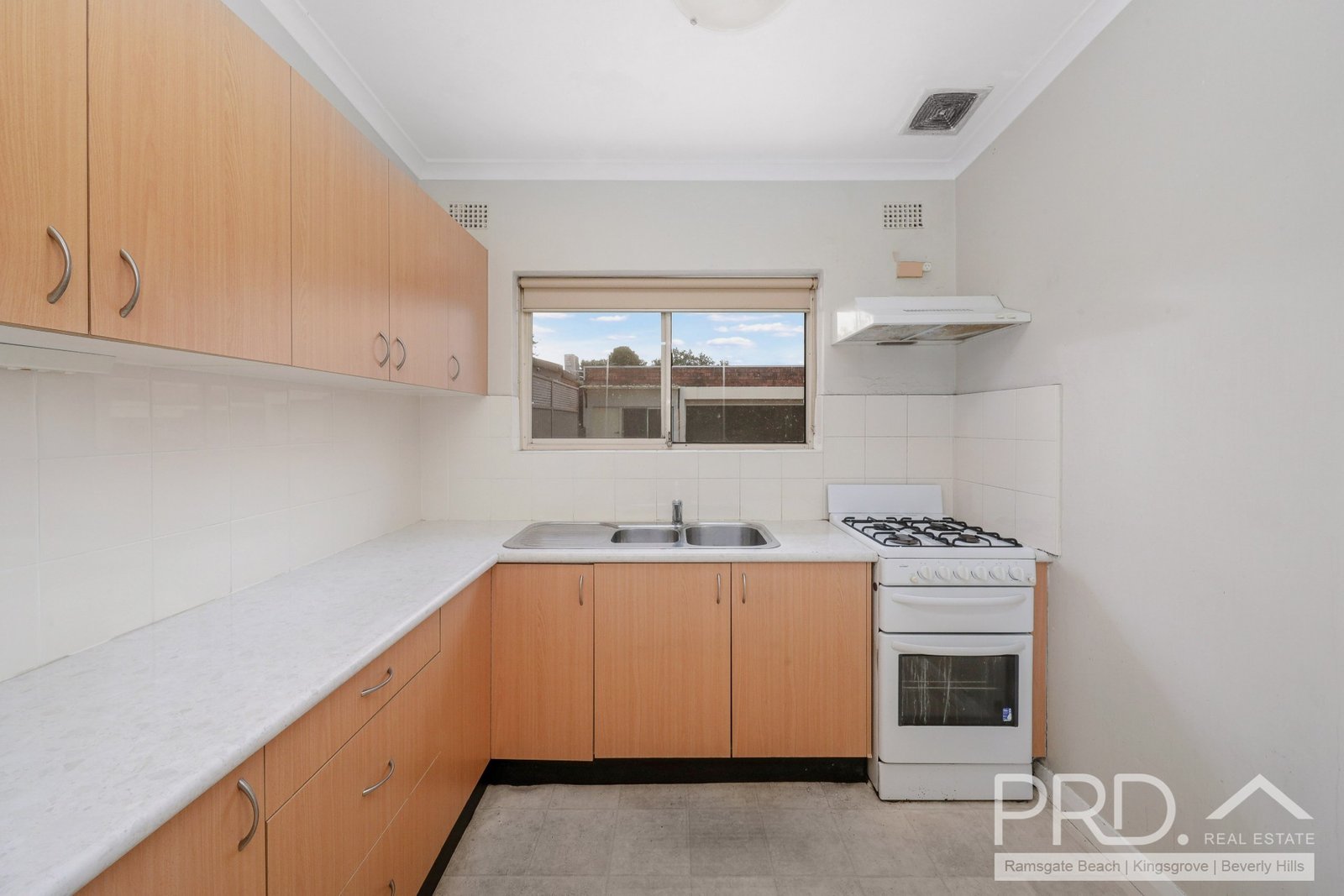 79 Moorefields Road KINGSGROVE 4