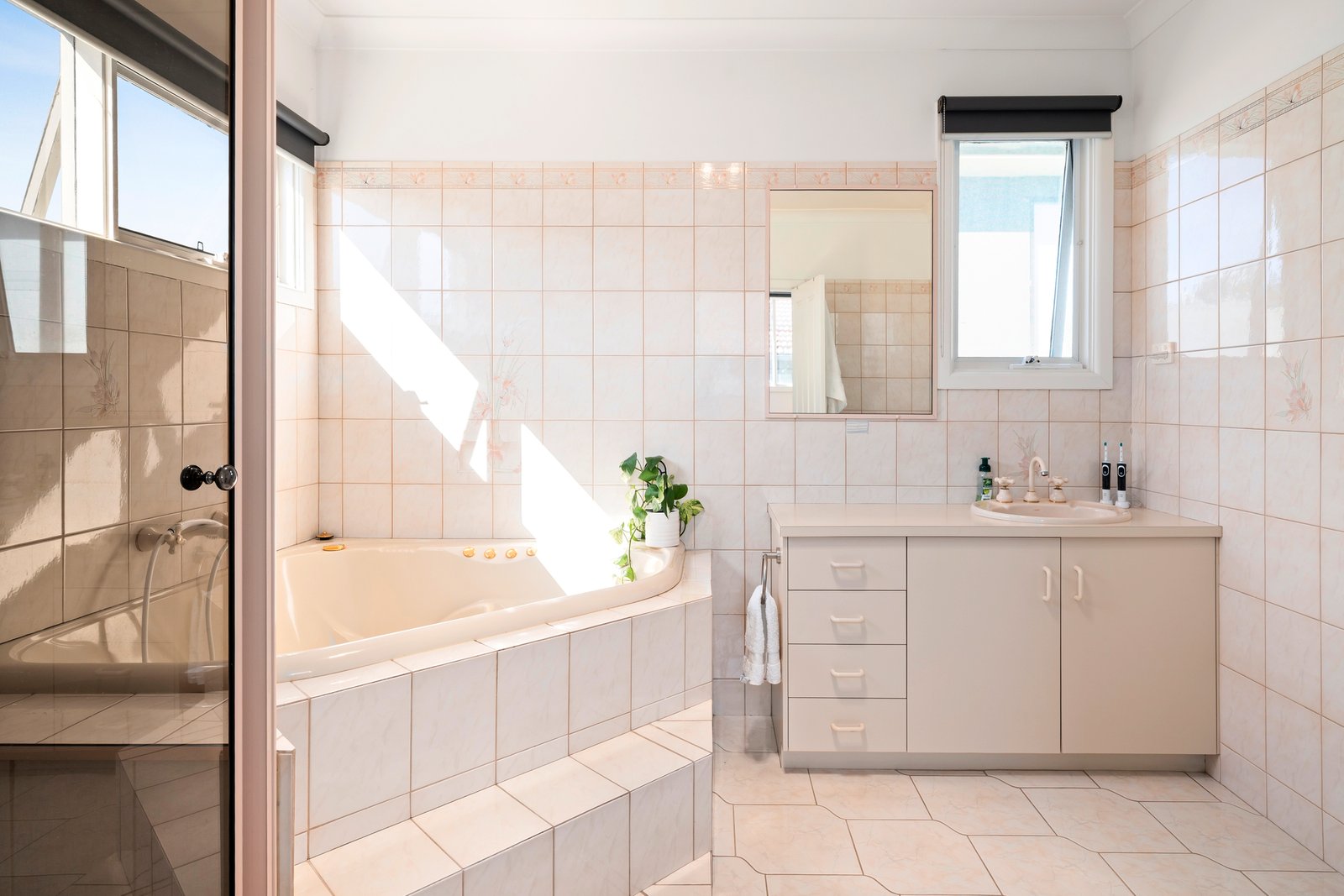 Real Estate and Property in 79 Ormond Esplanade, Elwood, VIC