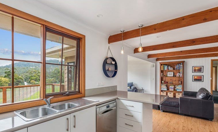 79 Suncoast Drive BLACKMANS BAY 8