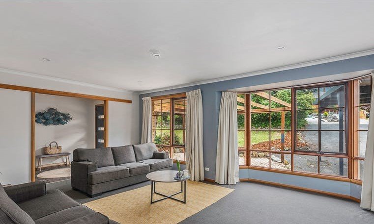 79 Suncoast Drive BLACKMANS BAY 11