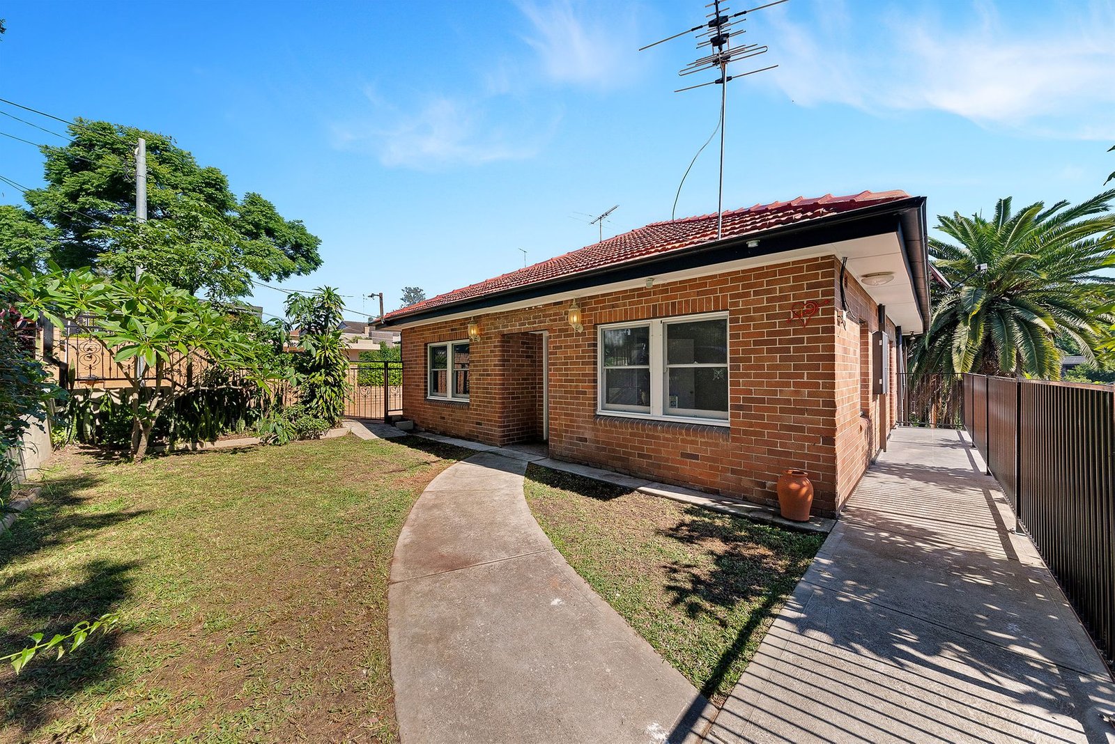 79 Western Crescent, GLADESVILLE NSW 2111