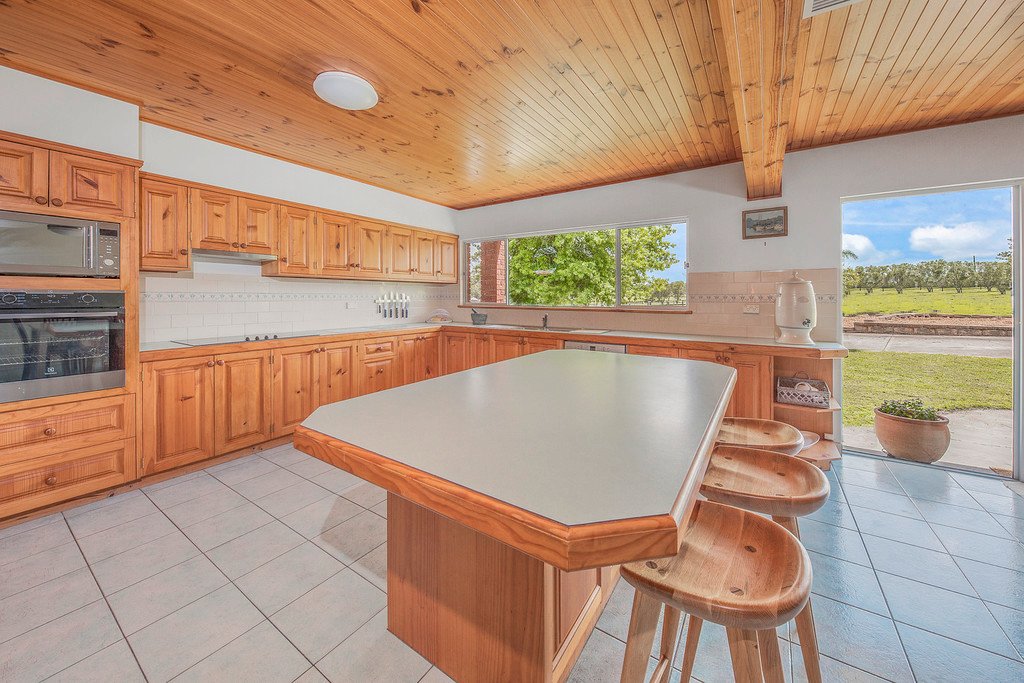 794 Hinton Road OSTERLEY 2