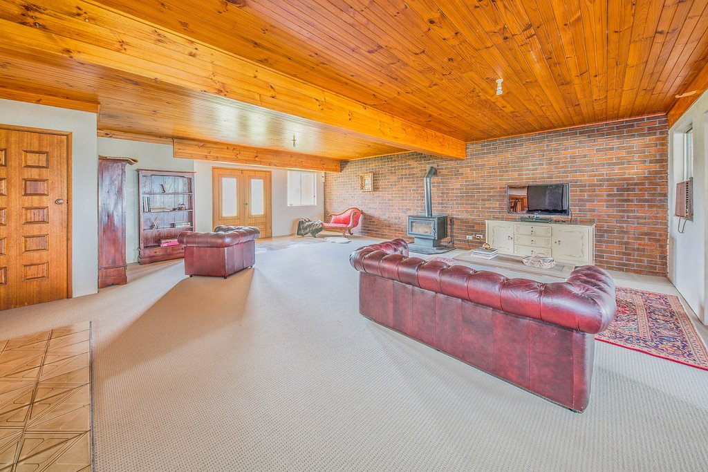 794 Hinton Road OSTERLEY 6