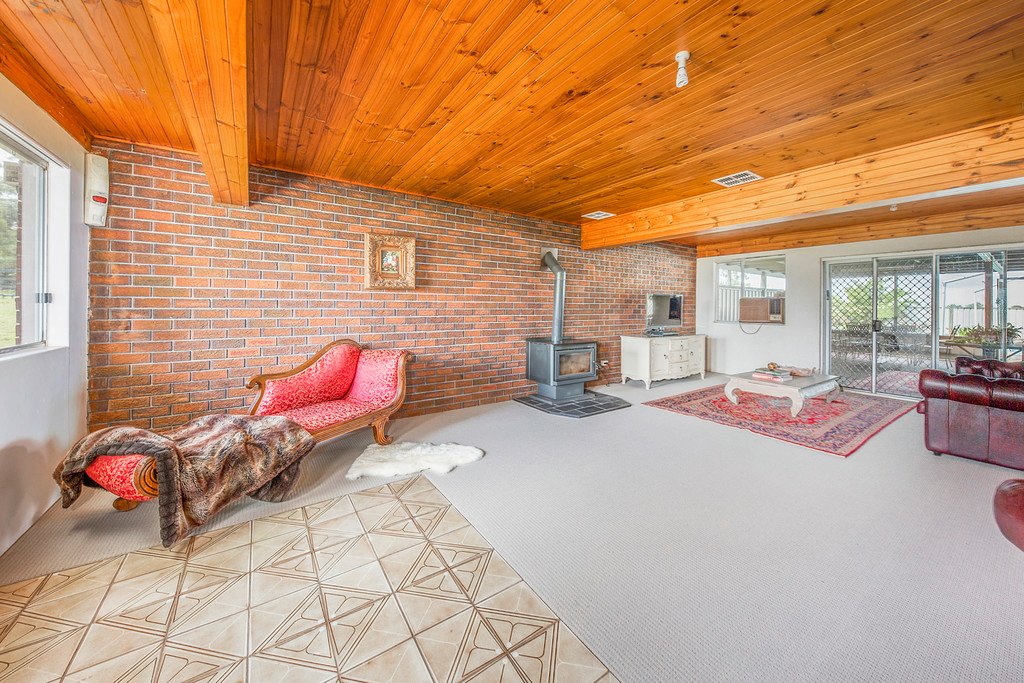 794 Hinton Road OSTERLEY 7