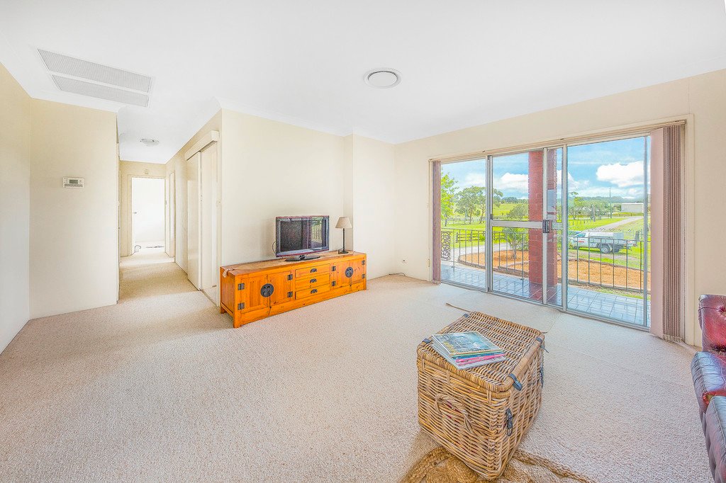 794 Hinton Road OSTERLEY 8