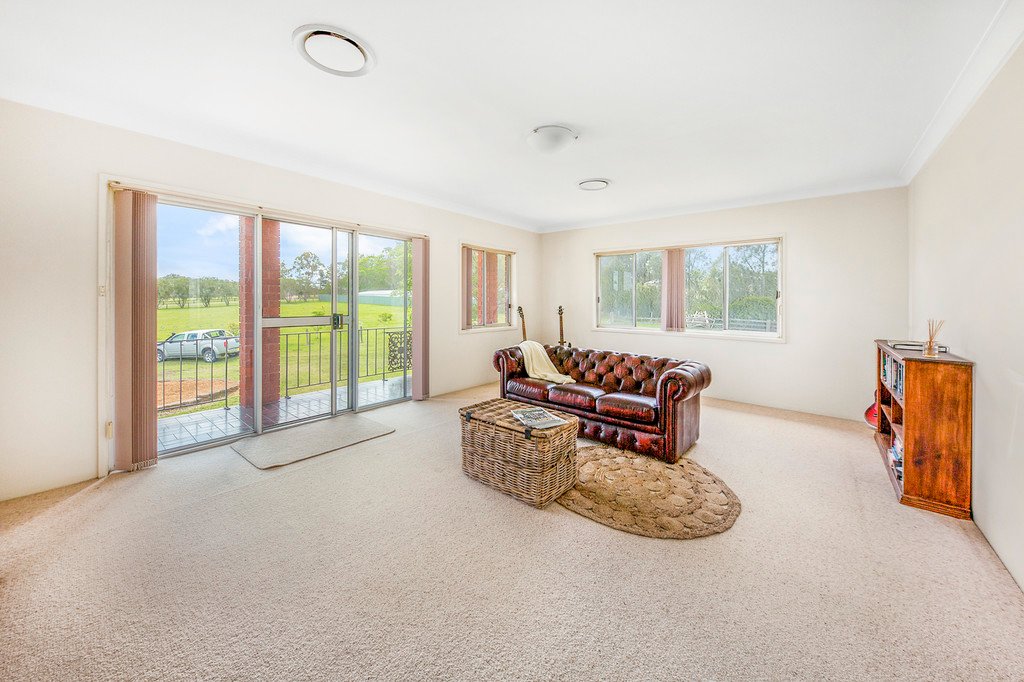 794 Hinton Road OSTERLEY 9