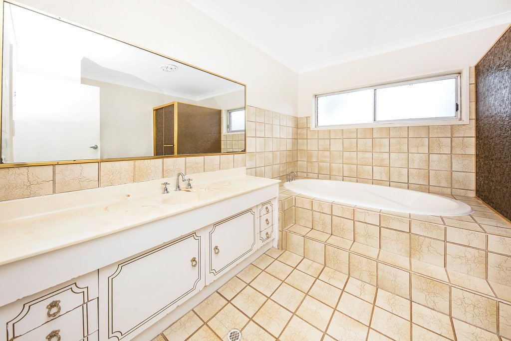 794 Hinton Road OSTERLEY 17