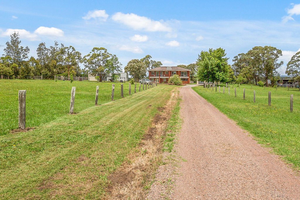 794 Hinton Road OSTERLEY 24