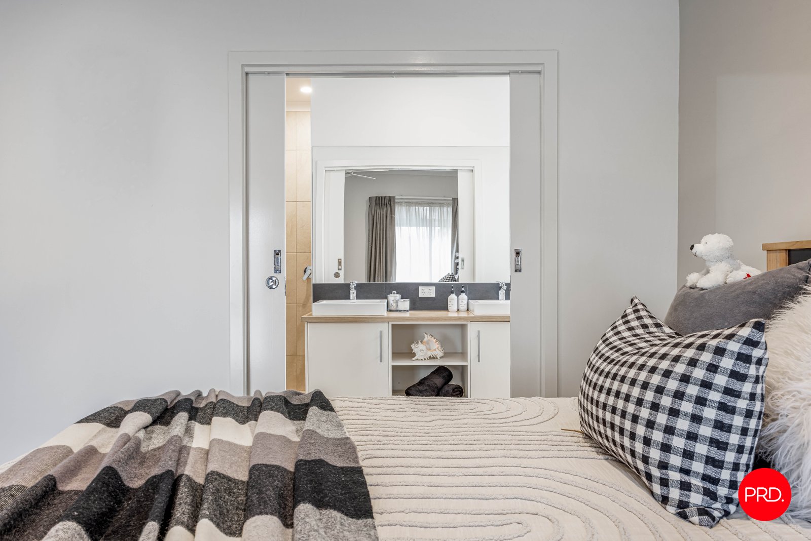 7A Melbury Court EPSOM 12